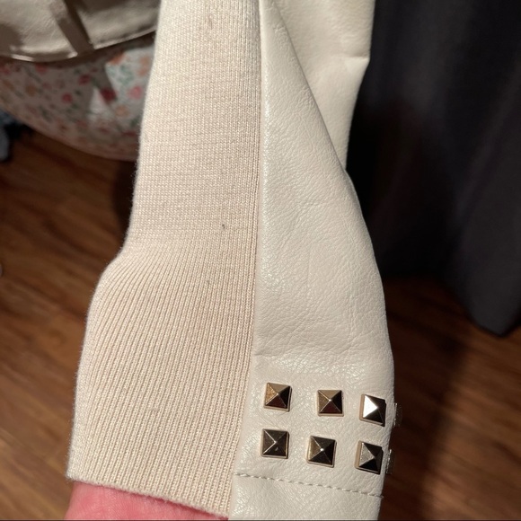 Desigual Cream Color Women’s Biker Jacket size 38 With Design in Back - Picture 9 of 16